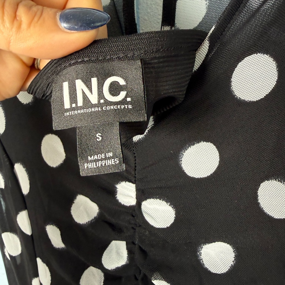 Black & White Polka Dot V-Neck Dress - Picture 8 of 9